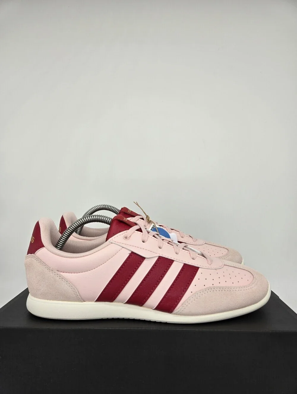 adidas Women's Barreda Lo KI9262 Sandy Pink Victory Red Shoes Size 8